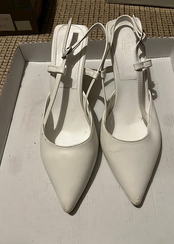 Beyaz topuklu ayakkabı - Görsel 2