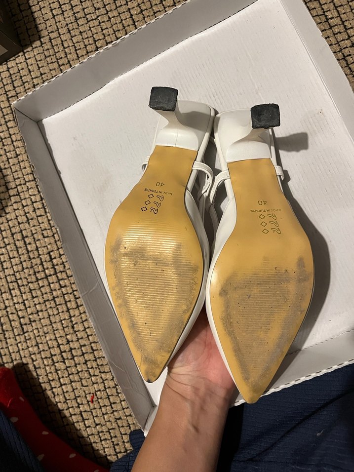 Beyaz topuklu ayakkabı - Görsel 4