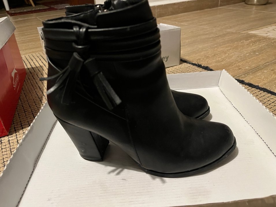 Kadın Siyah Deri Tokalı Topuklu Bot - Görsel 4