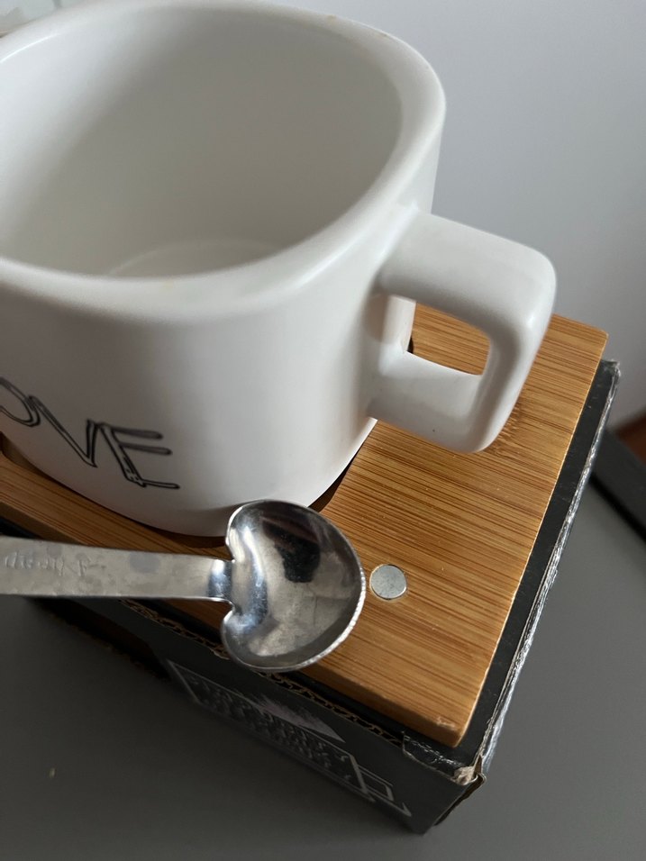 Beyaz kupa mıknatıslı kaşığı var - Görsel 4