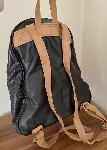 Siyah Deri Kadın Sırt Çantası - Görsel 2