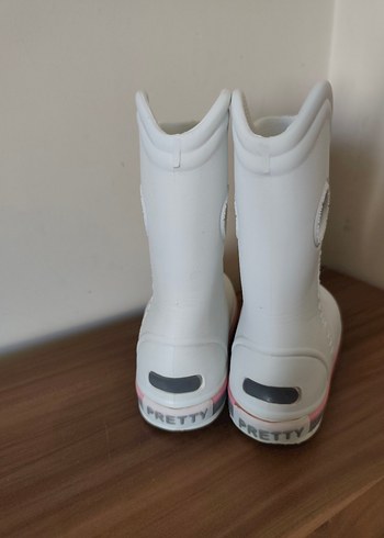 Kızlar için Beyaz Lastik Botlar - Görsel 4