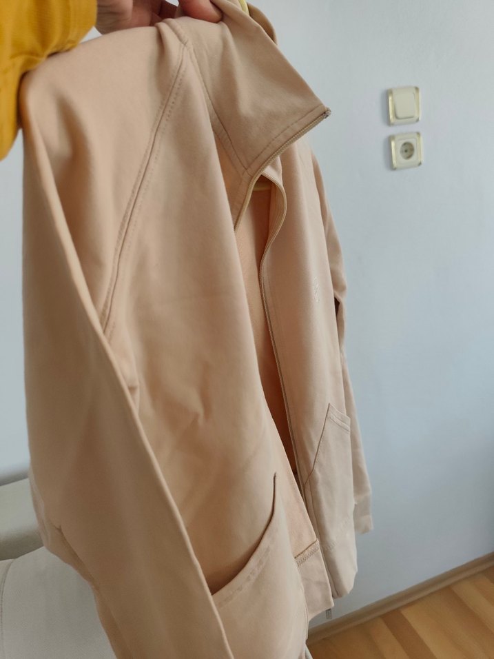 Bej Yüksek Yakalı Fermuarlı Kadın Ceket - Görsel 2