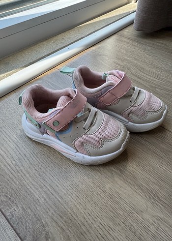 Kız Çocuk Pembe Yılan Desenli Cırtcırtlı Spor Ayakkabı