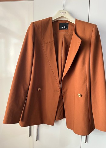 Adl Düğmeli Kahverengi Deri Kadın Blazer - Görsel 2