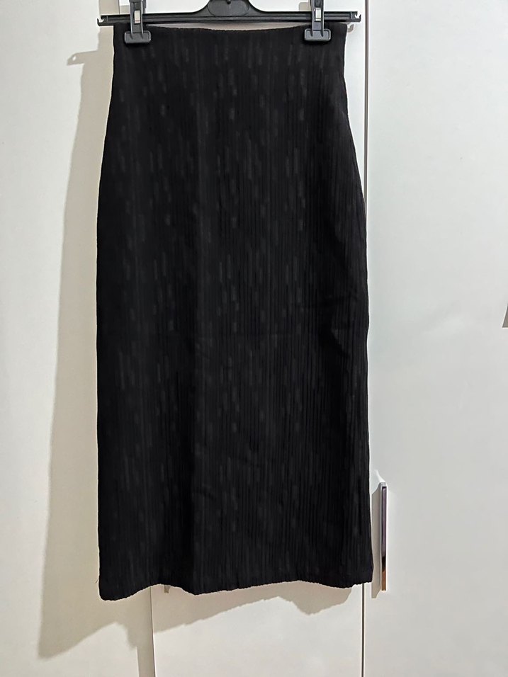 Seçil Siyah Pilili Midi Keten Etek - Görsel 2