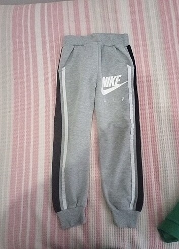 5 Yaş Beden siyah Renk Nike eşofman takımı ve sweatshirt