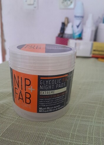 NIP FAB GLYCOLIC FIX EKTREME 