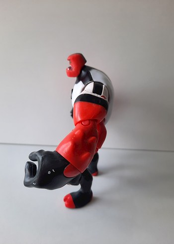 ben10 dört kol figür