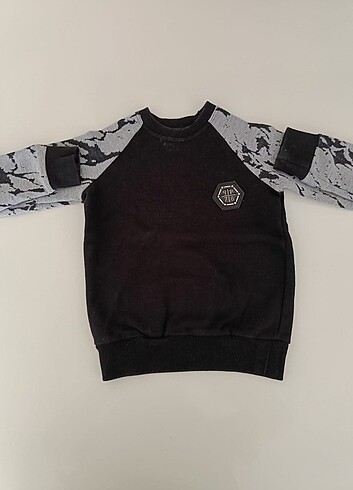 Sweatshirt