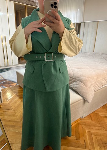 Yeşil Kemerli Kolsuz Kadın Takım - Görsel 3