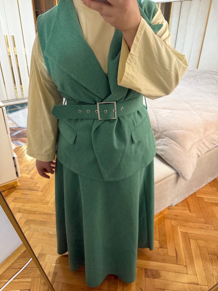 Yeşil Kemerli Kolsuz Kadın Takım - Görsel 2