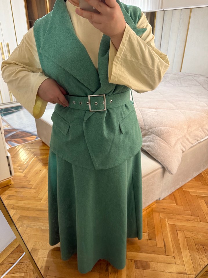 Yeşil Kemerli Kolsuz Kadın Takım - Görsel 5