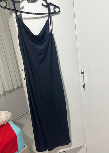 trendyolmilla lacivert askılı midi elbise - Görsel 2
