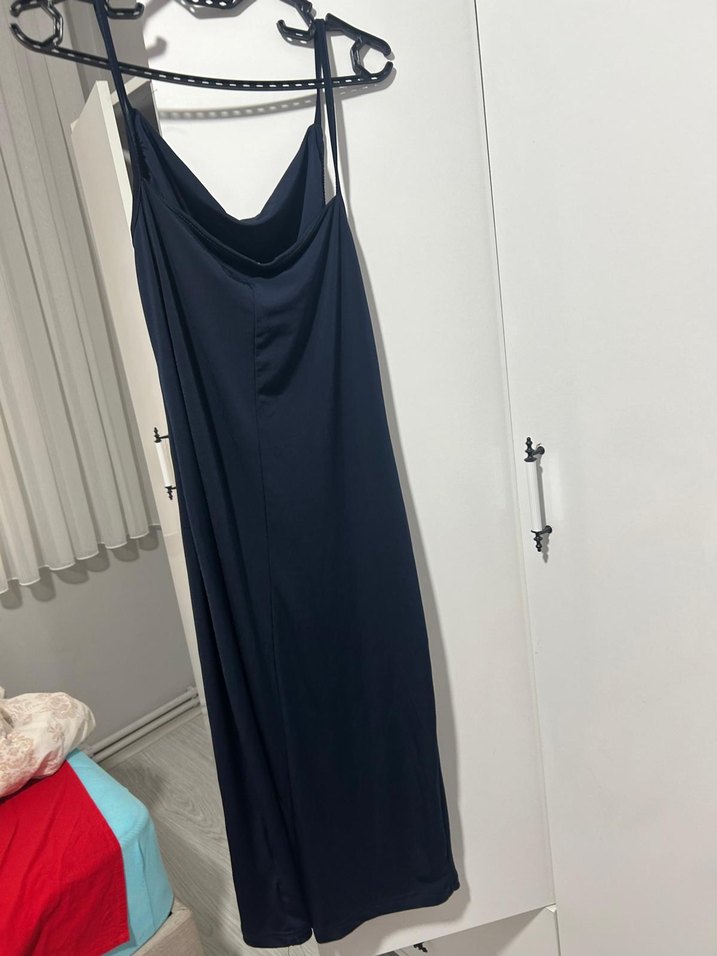trendyolmilla lacivert askılı midi elbise - Görsel 2