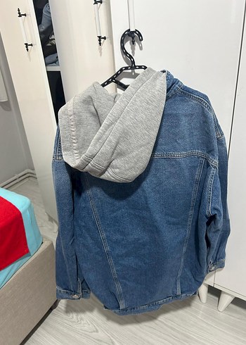 Gri Kapüşonlu Düğmeli Mavi Kadın Kot Ceket - Görsel 2