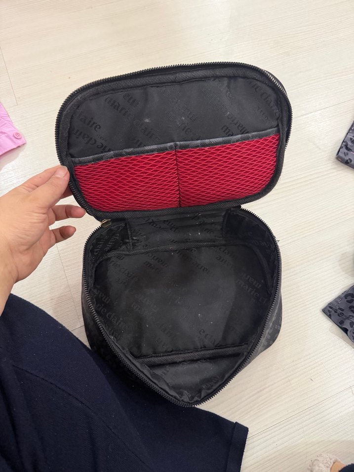 Marie Claire Siyah Baskılı Makyaj Çantası - Görsel 4