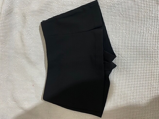 zara siyah yırtmaçlı şort etek