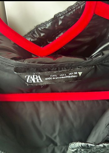 Siyah Kapüşonlu Fermuarlı Kadın Mont - Görsel 2