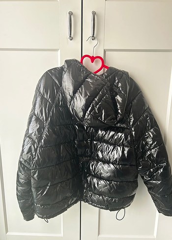 Siyah Kapüşonlu Fermuarlı Kadın Mont - Görsel 3