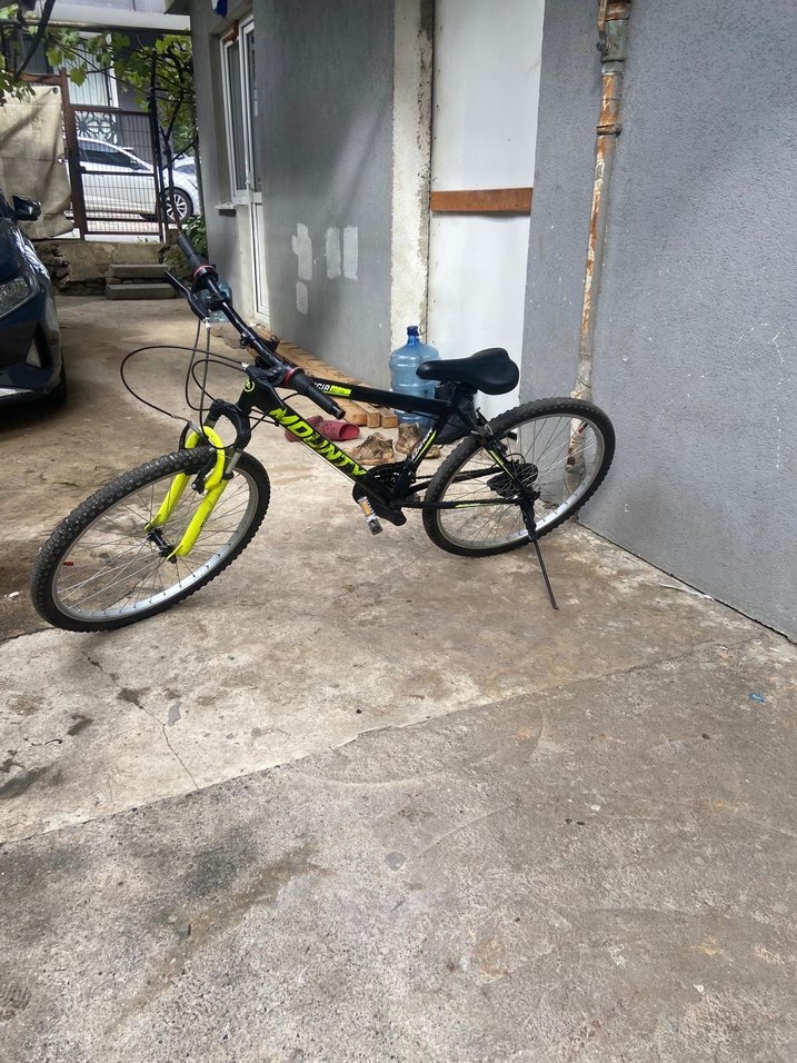 Sarı ve Siyah Dağ Bisikleti - Görsel 2