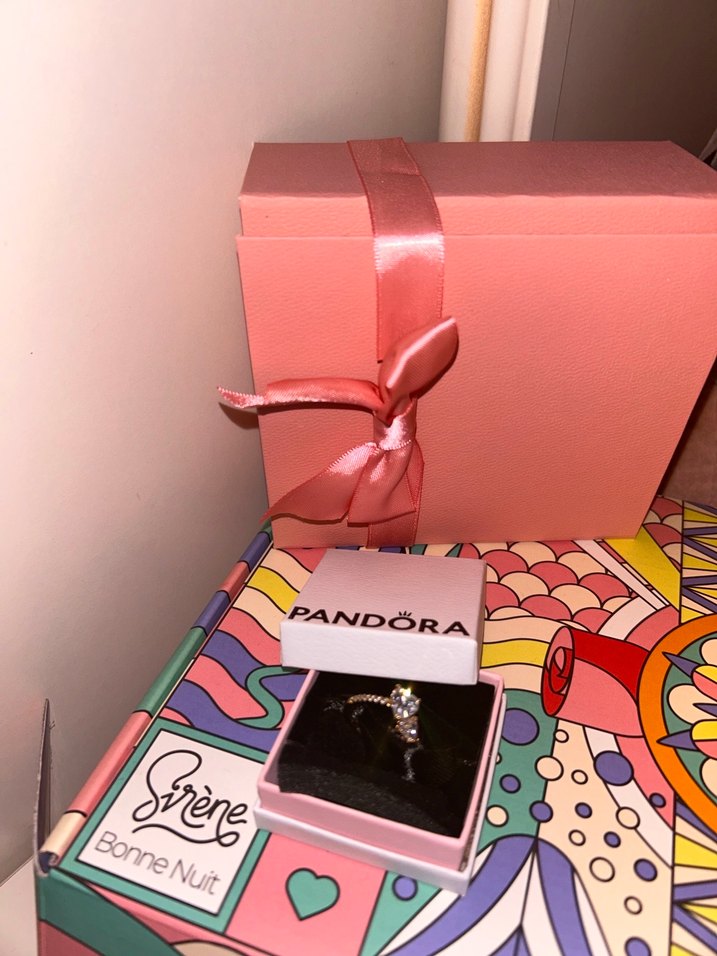 Pembe Pul İşlemeli Kadın Yüzük - Görsel 3