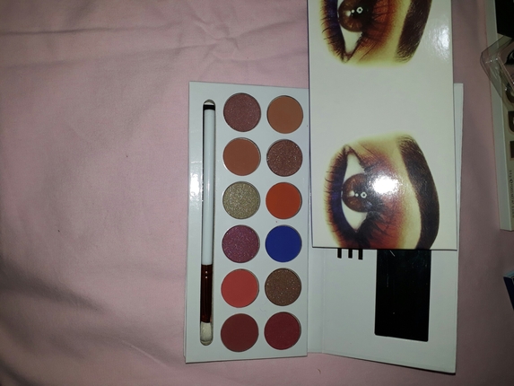 Kylie Royal Peach Far Paleti