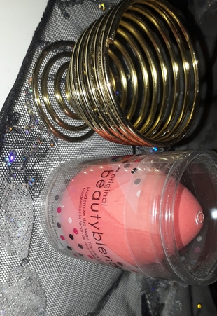 Beauty Blender Sünger ve Sünger Koyma Aparatı