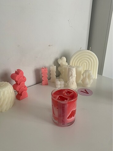 Beden İce strawberry latte mum