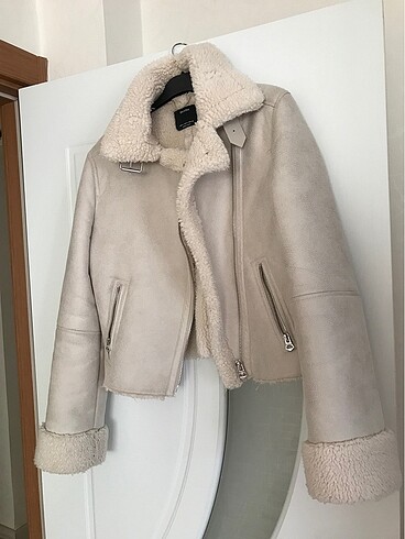 Bershka Kürklü Ceket