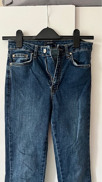 34 Beden Trendyol kot pantolon paça yırtmaçlı