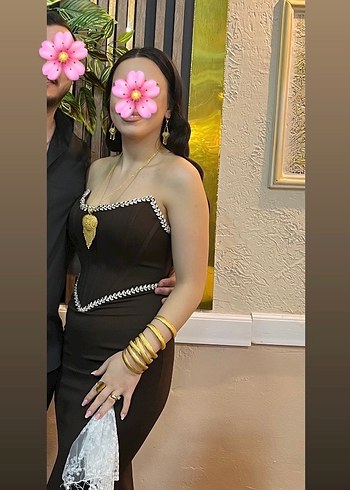 Boncuk Detaylı Siyah Uzun Straplez Elbise - Görsel 3