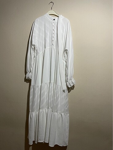 Beyaz tesettürlu astarlı elbise