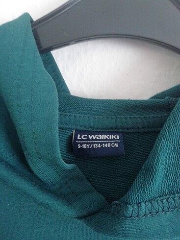 LC Waikiki LCW sweatshirt 