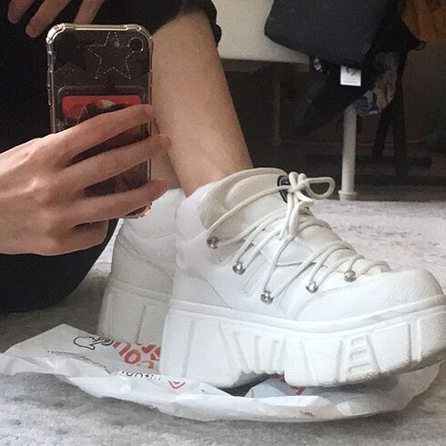 Bershka Beyaz platform bot grunge alt punk