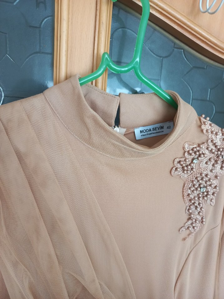 Sütlü Kahve Rengi Tül Tesettür Abiye - Görsel 4