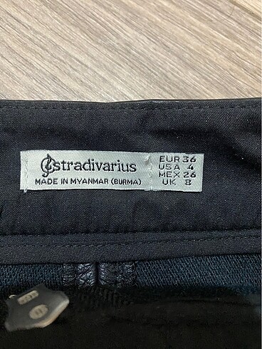 Stradivarius STRADIVARIUS SİYAH DERİ MINI ETEK