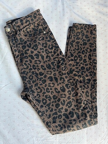 St Leopar Skinny