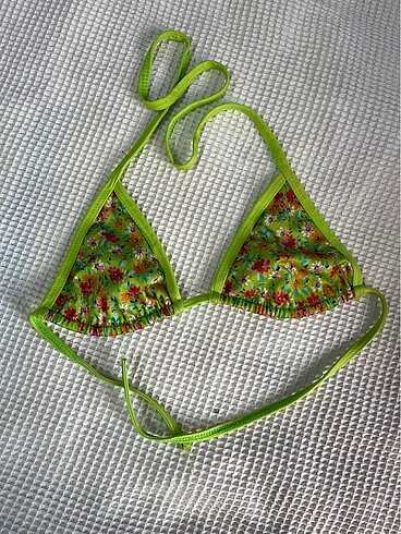 Bikini üstü