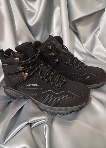 Siyah Softshell kadın Spor Bot