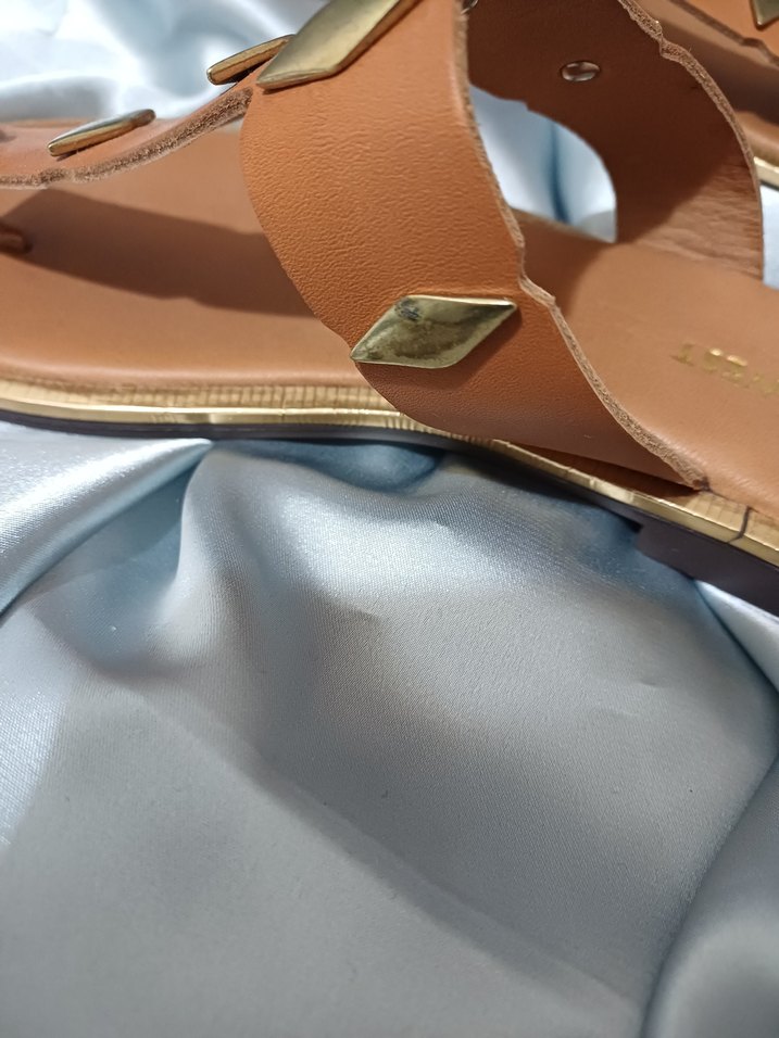 Kahverengi Deri Tokalı Kadın Terlik - Görsel 2