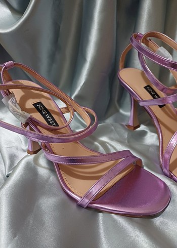 Mor Parlak İnce Topuklu Kadın Abiye Ayakkabı - Görsel 3