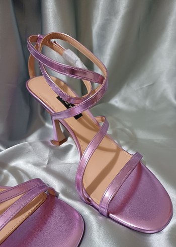 Mor Parlak İnce Topuklu Kadın Abiye Ayakkabı - Görsel 2