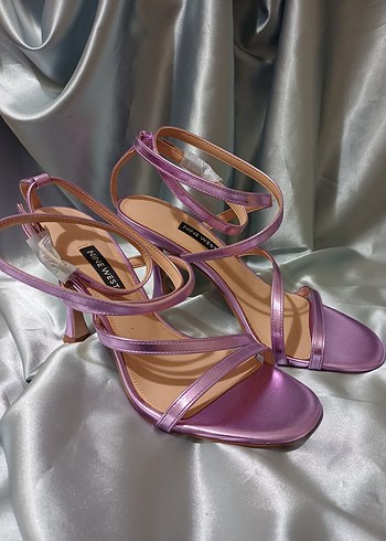 Nine West 38
