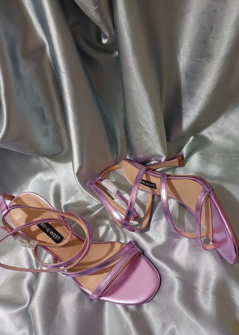 Mor Parlak İnce Topuklu Kadın Abiye Ayakkabı - Görsel 4