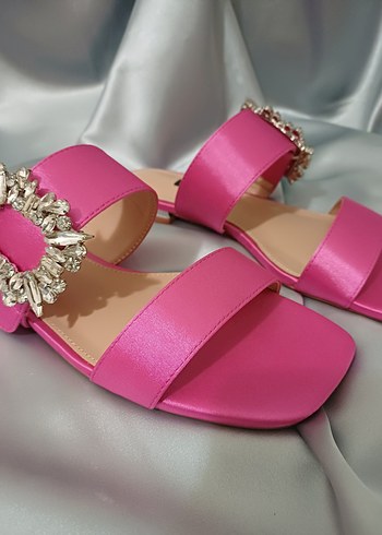 Pembe Çiçek Desenli Tokalı Kadın Terlik - Görsel 3