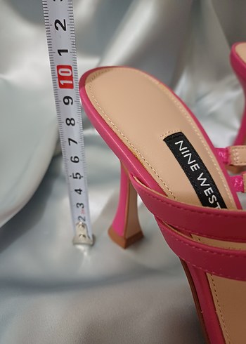 Pembe Tokalı İnce Topuklu Kadın Terlik - Görsel 5