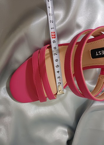 Pembe Tokalı İnce Topuklu Kadın Terlik - Görsel 7