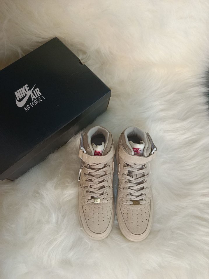 Bej Nike Air Force 1 Süet Kadın Spor Ayakkabı - Görsel 2