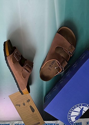 Birkenstock Kadın Kahverengi Deri Tokalı Dolgu Topuk Terlik